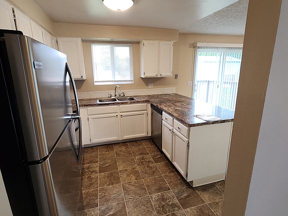 3rd image of 25 S Moen St