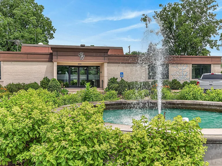 09-Stonebridge-10 Leasing Center