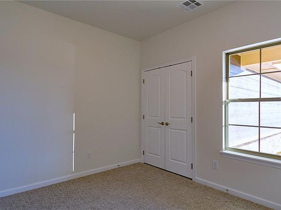 3rd image of 1021 Eagle Dr