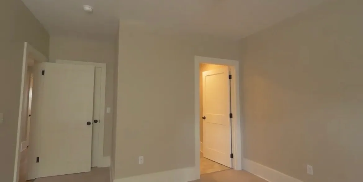 3 bed, 1350 sqft, $1,500 — Photo 1