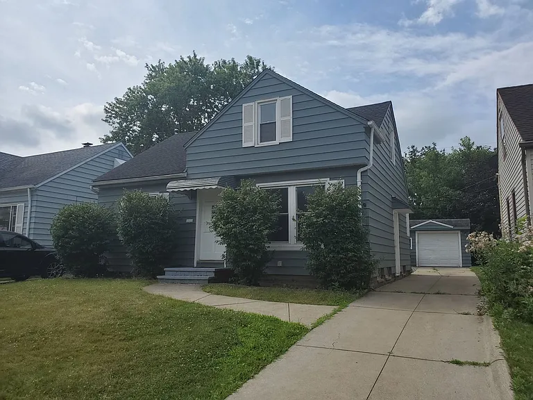 16108 Edgewood Ave — Photo 1
