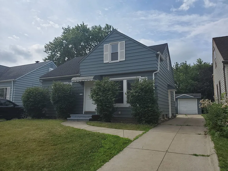 16108 Edgewood Ave