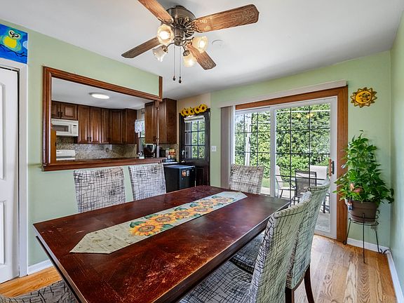 4th image of 2 E Briarwood Dr