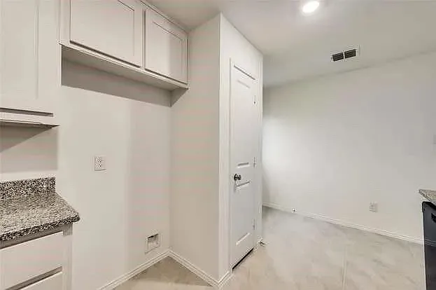9724 Skyhawk Ave — Photo 6
