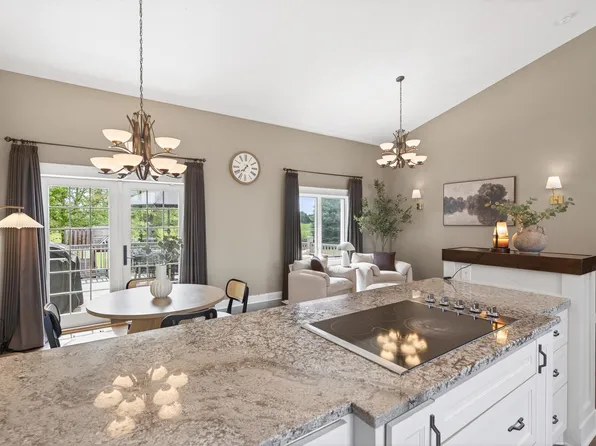 8713 Prestwick Pkwy N, Brooklyn Park, MN 55443