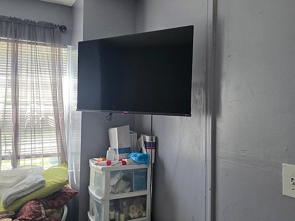 4th image of 6606 Spring Mill Cir