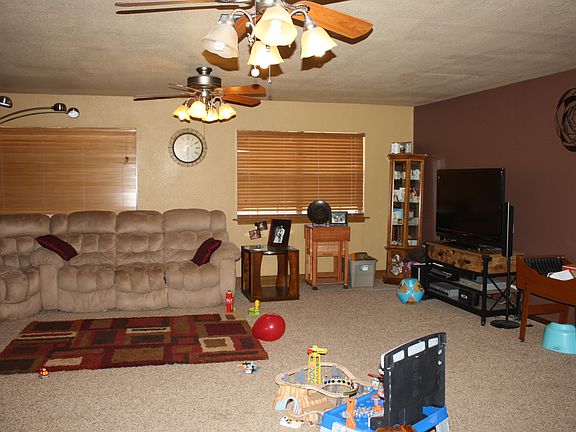 2nd large living area