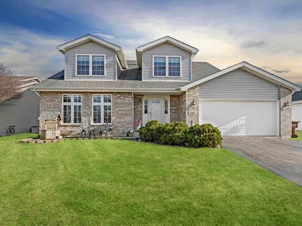 296 N Quail Hollow Dr, Beecher, IL 60401