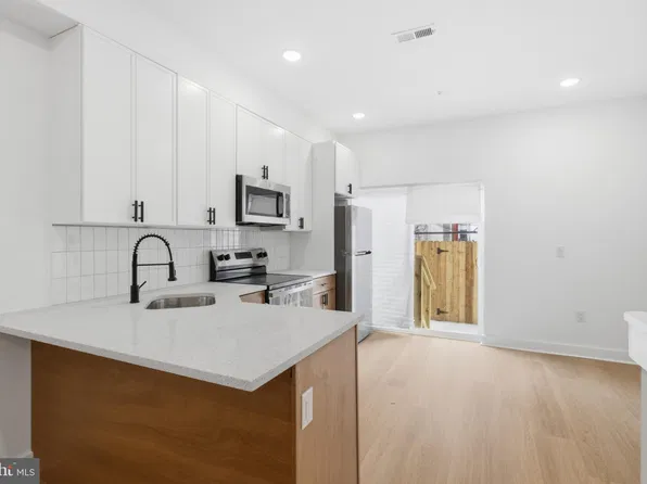 1020 W Orleans St, Philadelphia, PA 19133