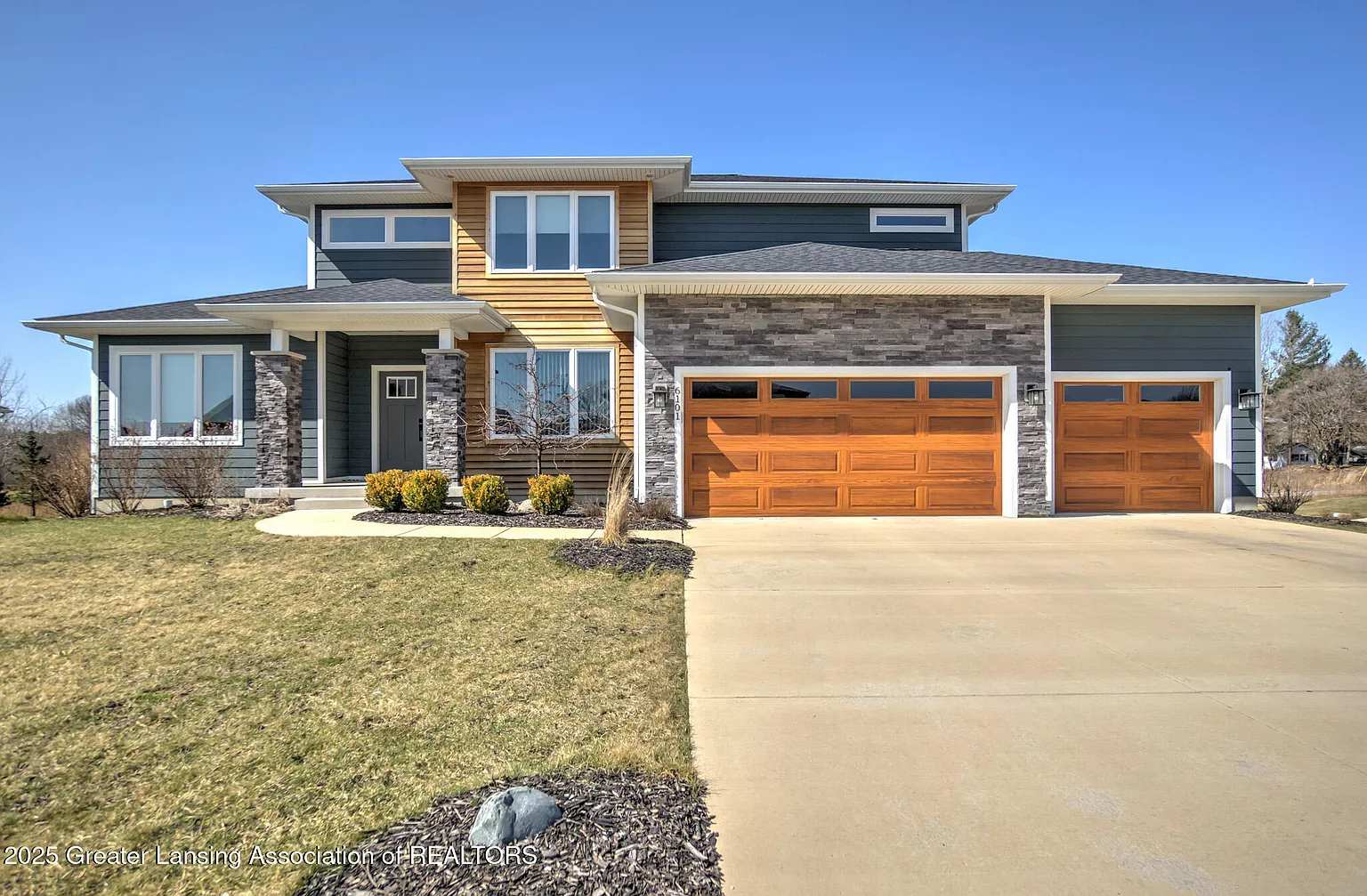 6101 Sleepy Hollow Ln photo 1