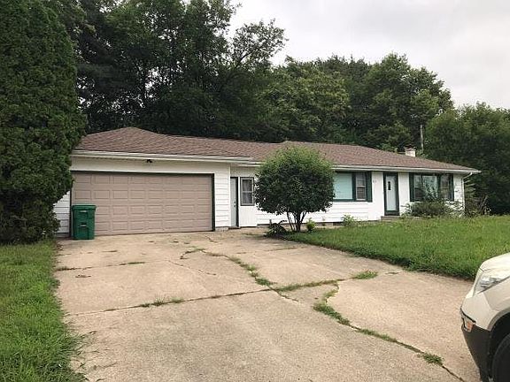 3rd image of 713 Park Shore Dr