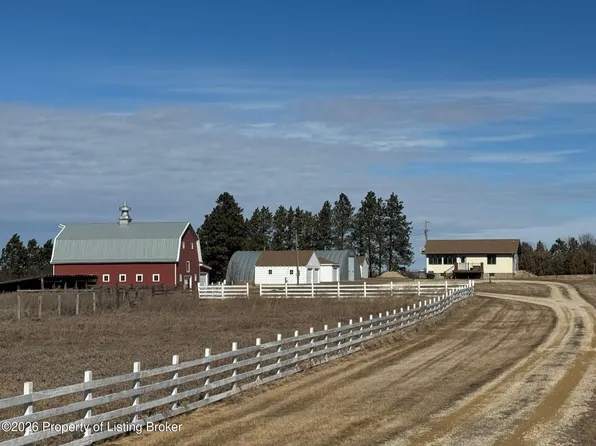 11325 39th St SW, Dickinson, ND 58601