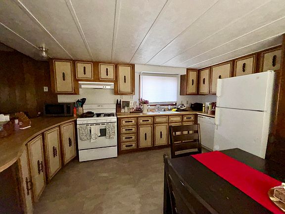 4th image of 620 Longbow Loop SW