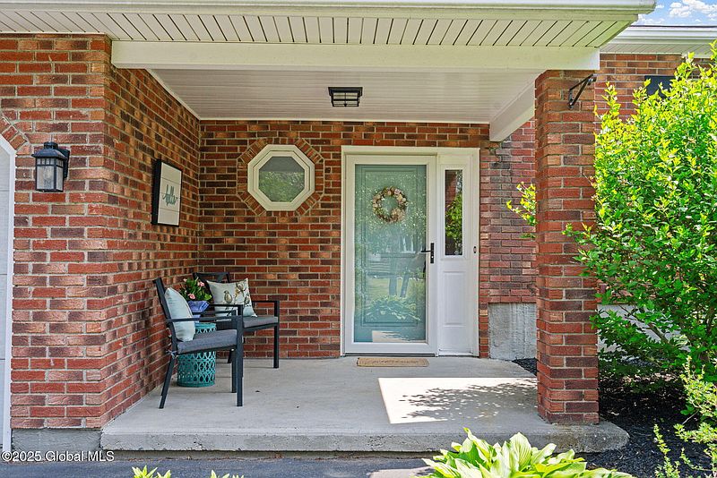 3rd image of 28 Elizabeth Drive