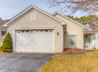 41 Spring Valley Dr, Lakewood, NJ 08701