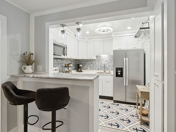 4th image of 4761 Martinique Ct