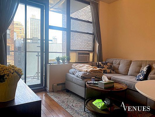 1st image of 333 Chauncey St APT 3A