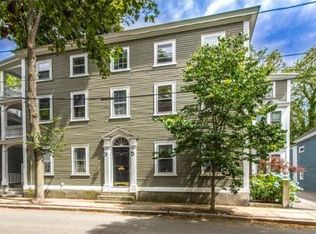 10 Andrew St APT 1A, Salem, MA 01970