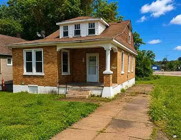 3 bed, 1221 sqft, $925 — Photo 1