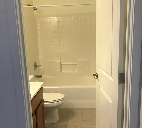 4th image of 1635 Entrada Dr