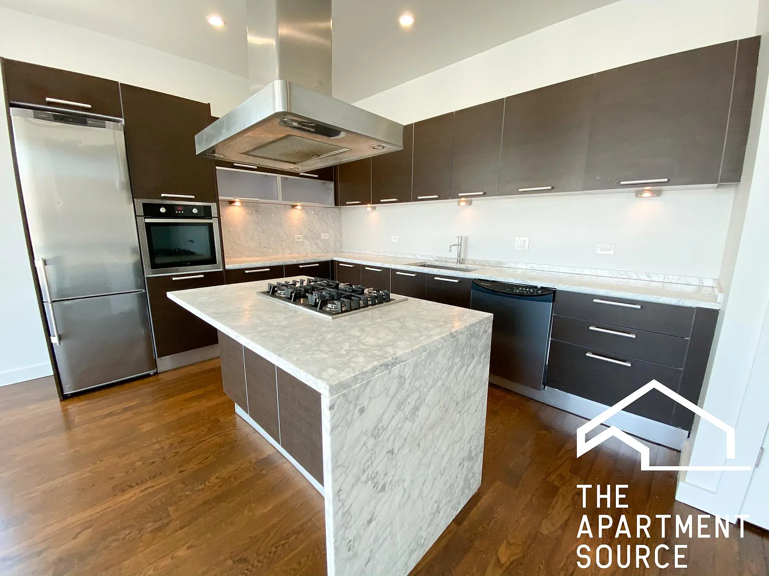 3 bed, 1400 sqft, $3,695 — Photo 1