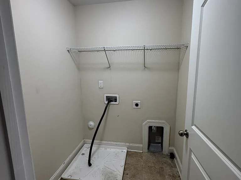 1252 United Ct — Photo 10