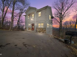 1956 Saint Moritz Dr, Gatlinburg, TN 37738