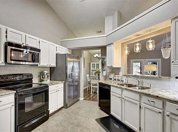 4th image of 1409 Thistlewood Ln