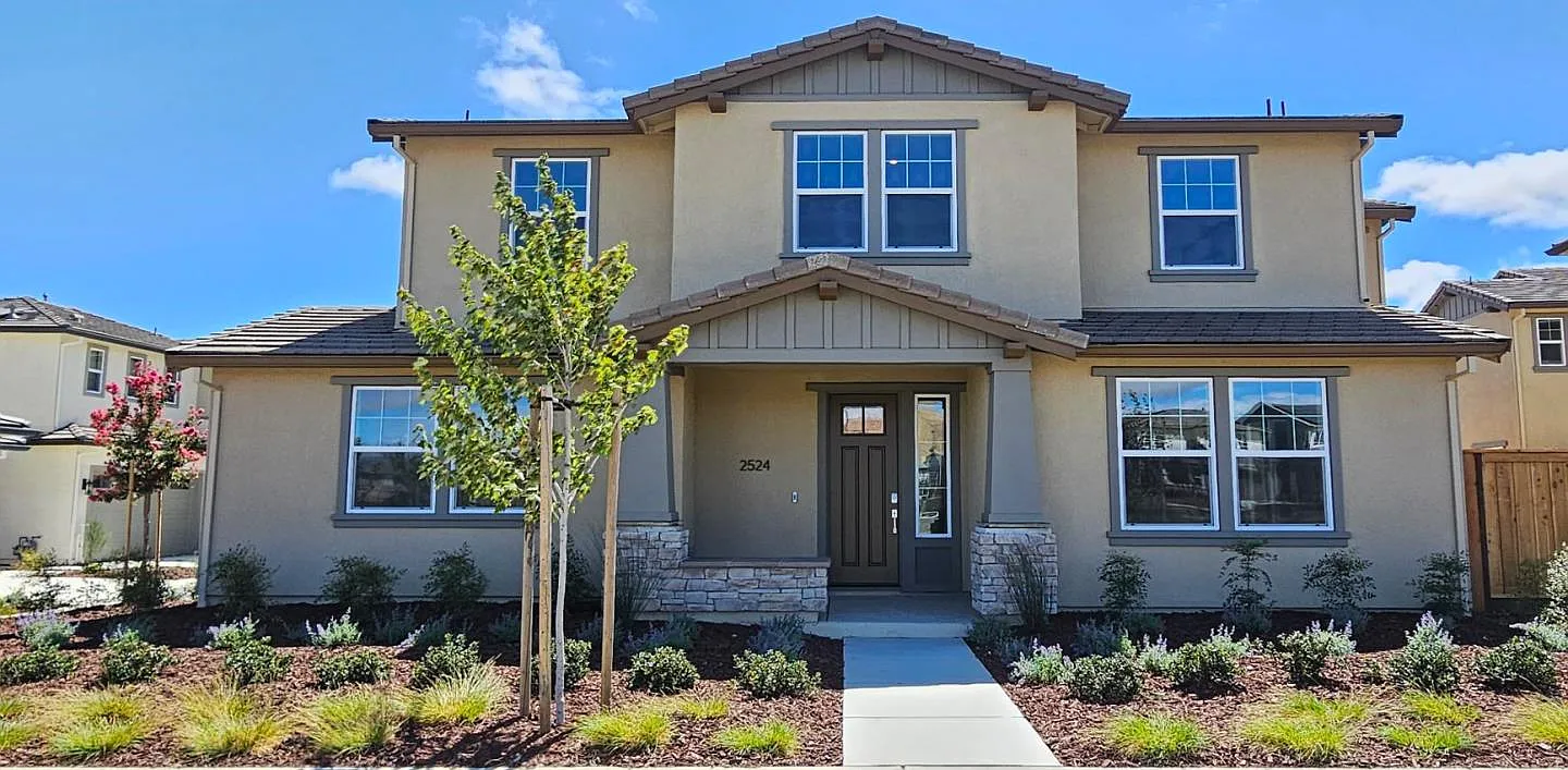 2524 Lake Club Dr photo 1