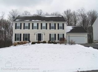 63 Chadwick Mnr, Fairport, NY 14450