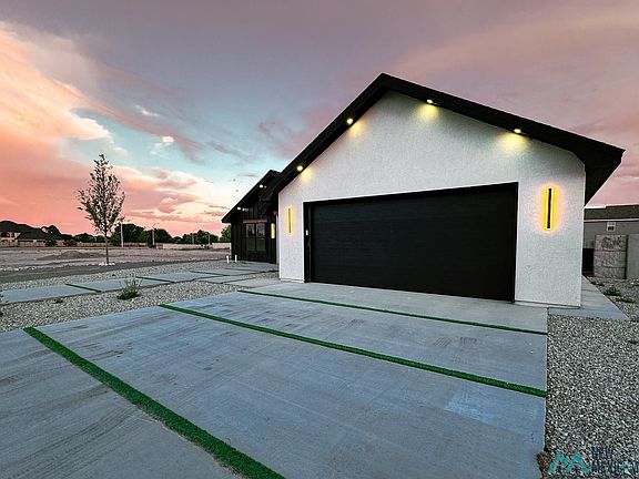 3rd image of 4 Bella Piazza Way