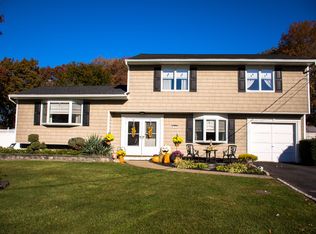 147 Nathan Dr, Bohemia, NY