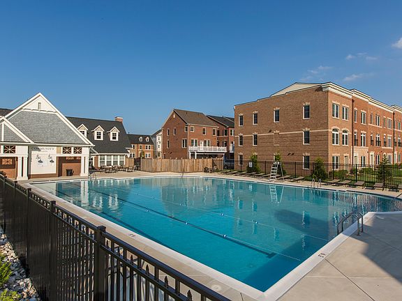 4th image of 444 Blue Flax Pl
