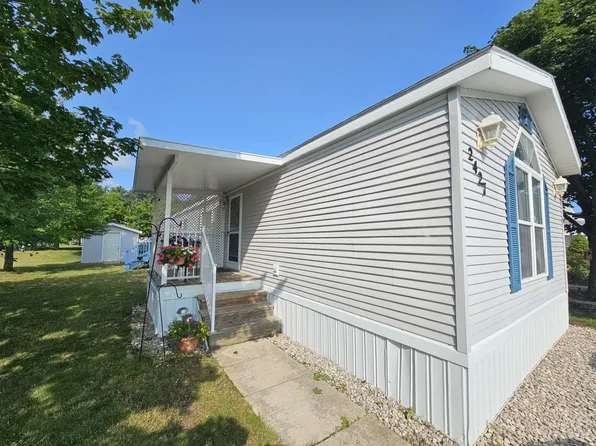 2427 Leisure Ln #569, Traverse City, MI 49686