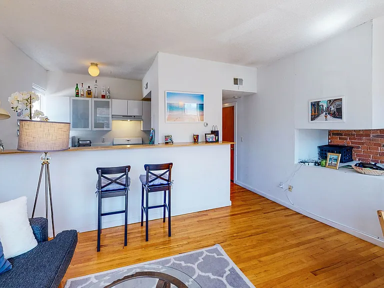 924 State St #1 — Photo 7