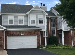 140 Chestnut Hills Cir, Burr Ridge, IL 60527