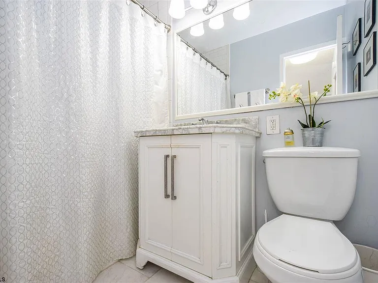 9400 Atlantic Ave #1003 — Photo 13