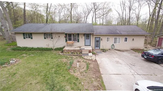 Outer Dr photo 1