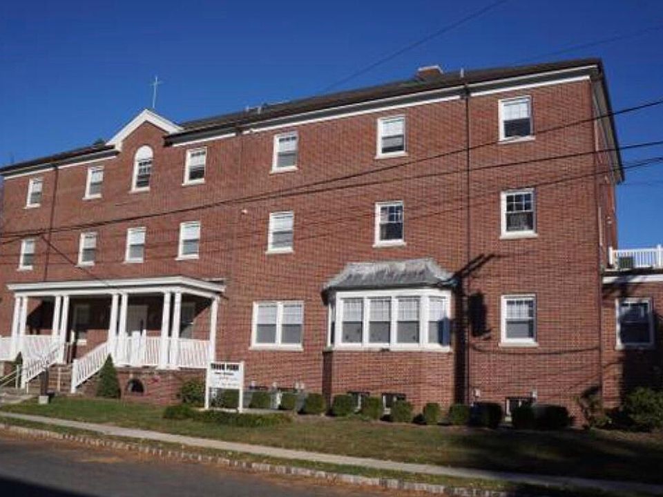 1st image of 256 Franklin Ave APT 2D
