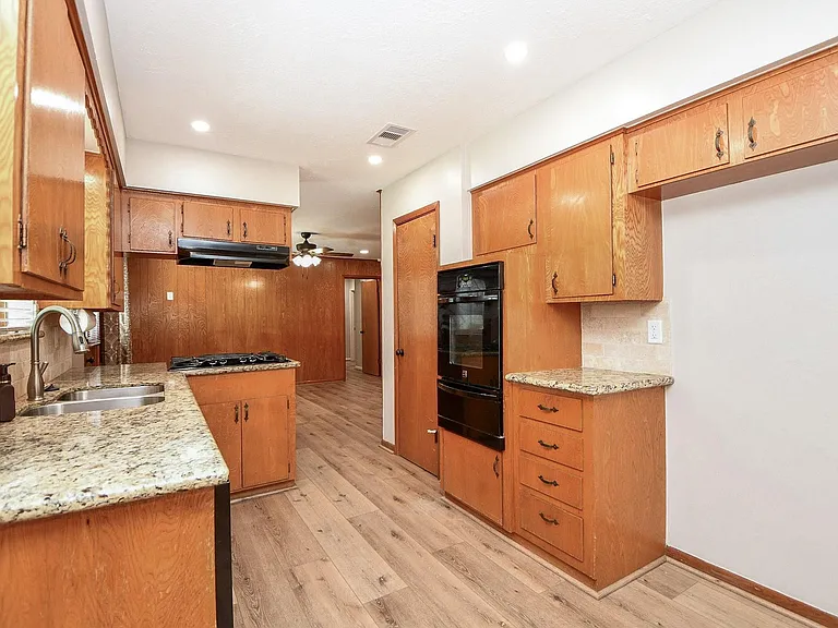 2303 Willow Blvd — Photo 15