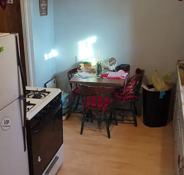 416 D St NE — Photo 2