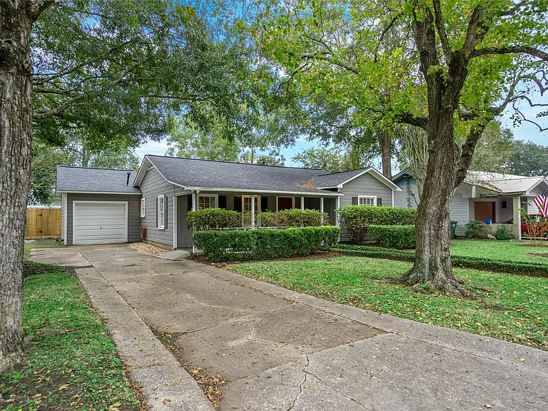 1110 Woods Dr — Photo 29