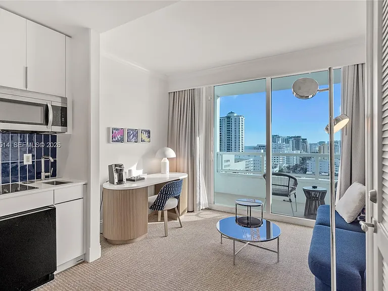 4401 Collins Ave #1508 — Photo 6
