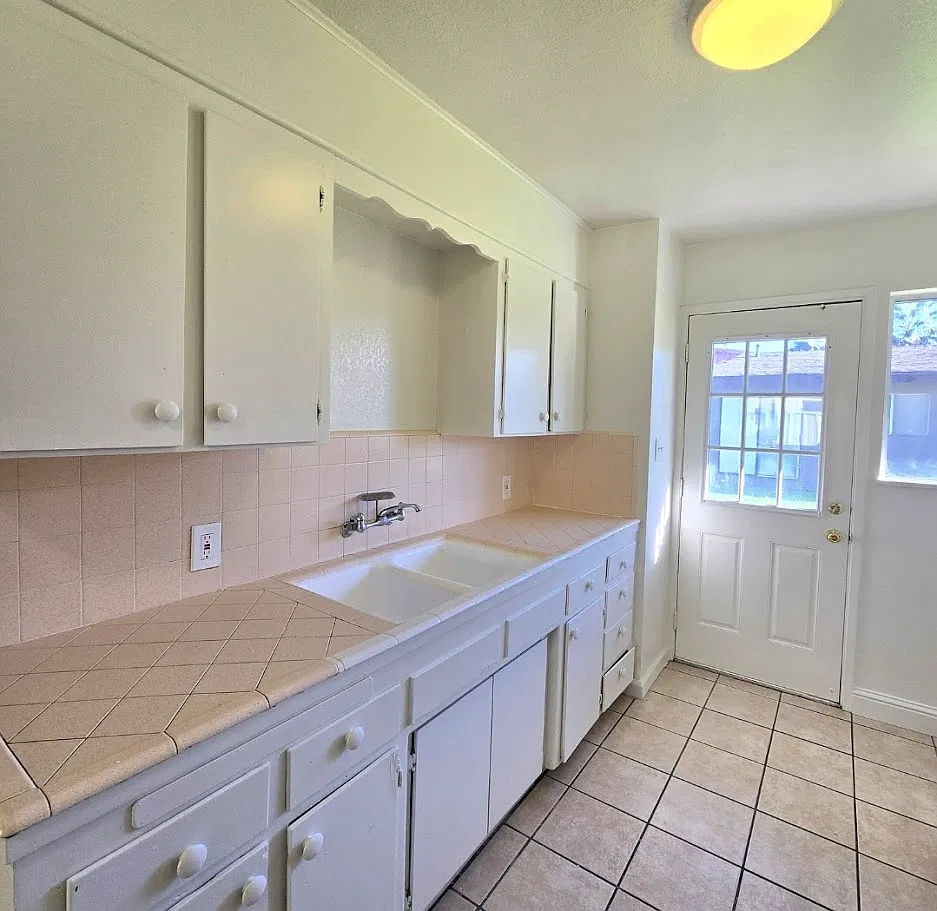 2 bed, 575 sqft, $1,350 — Photo 4