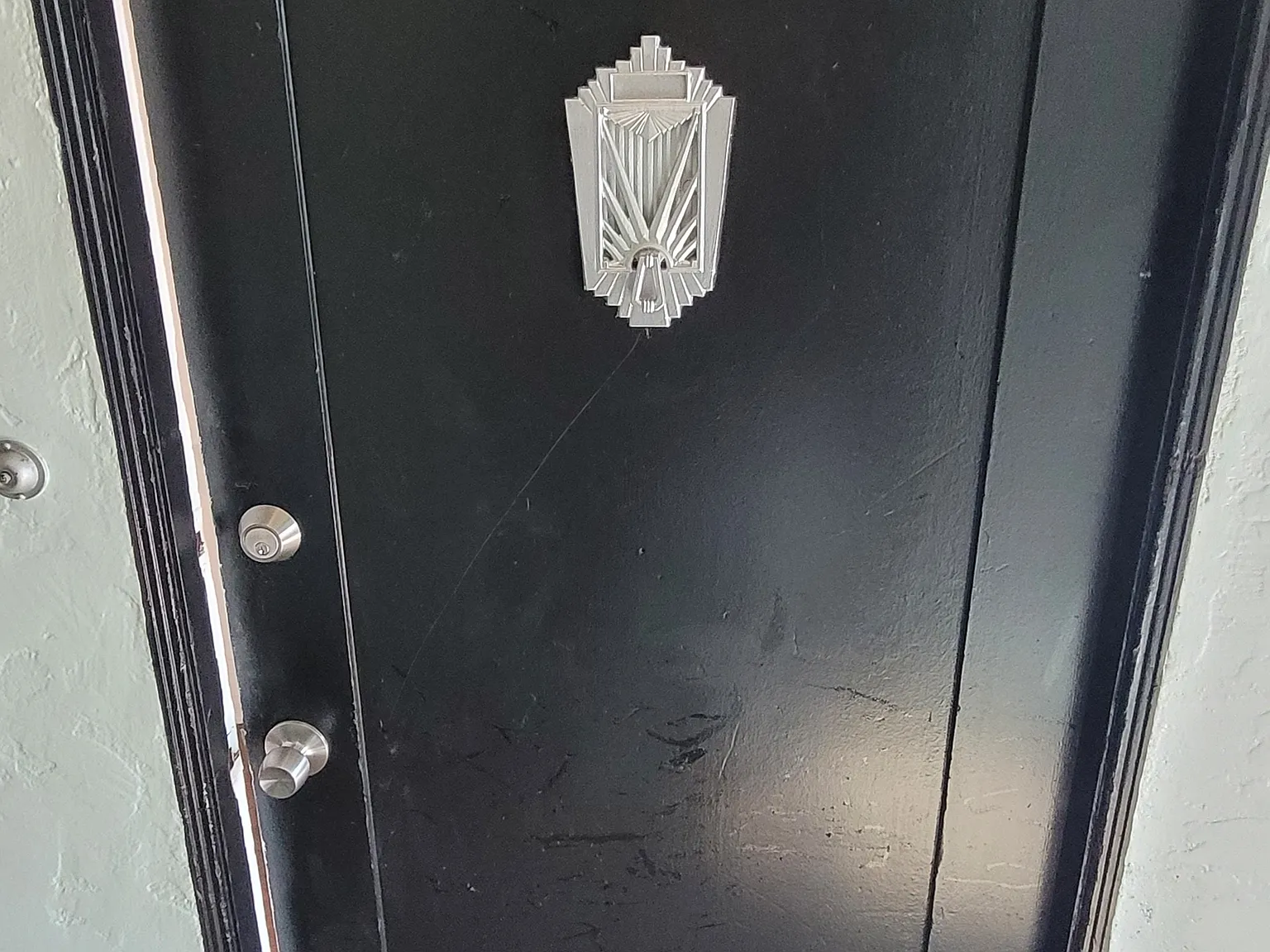 Studio, 693 sqft, $1,600 — Photo 2