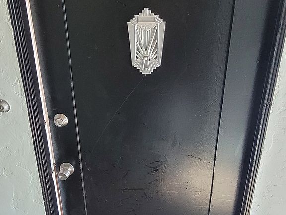 2nd image of 835 Cedar Ave APT 6