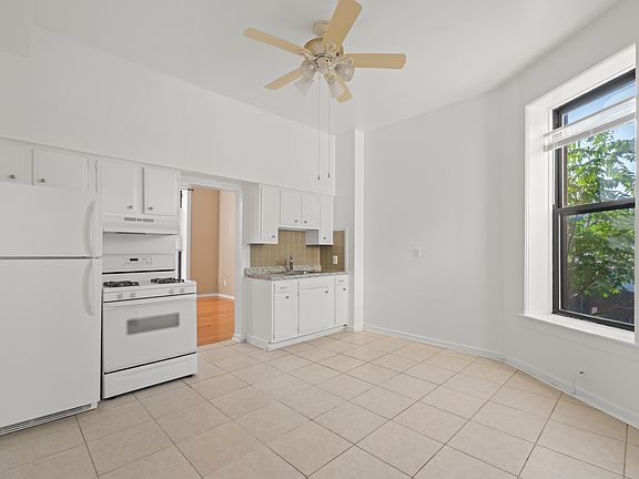 5th image of 2418 N Clybourn Ave #2F