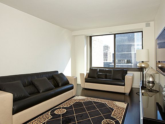4th image of 44 W 62nd St APT 30E