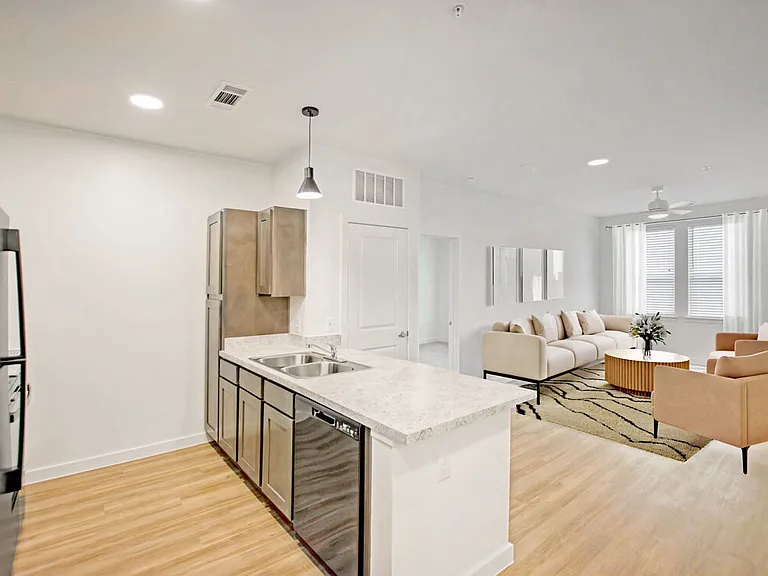 Loma Vista Lofts — Photo 34