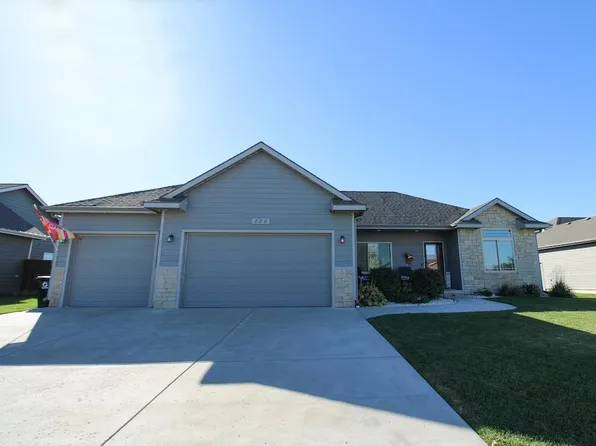 726 Marla Ct, Salina, KS 67401